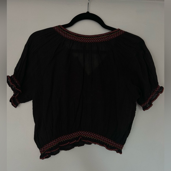 NWOT Urban Outfitters embroidered crop top - Picture 3 of 6